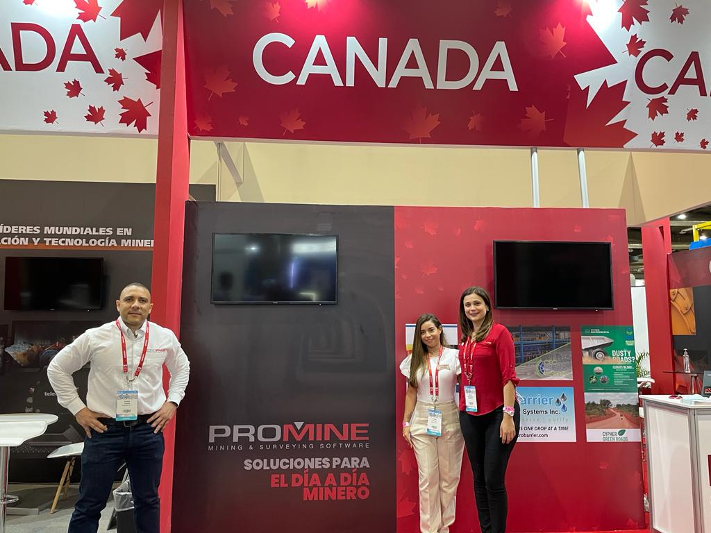 Promine LATAM Team at another tradeshow